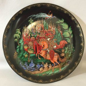 Russian Decorated Plate 1988 Soviet Era Ded Moroz